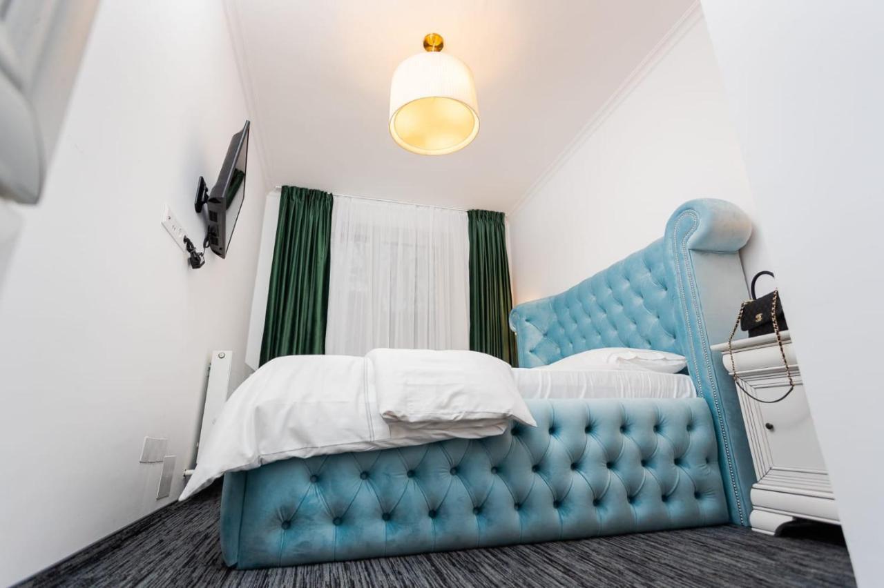 Apartament Carolyne Bistriţa Exteriör bild