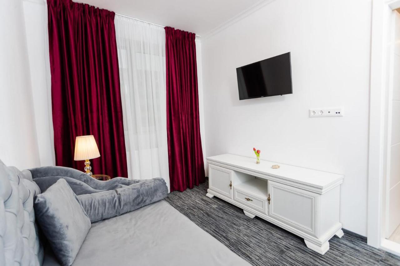 Apartament Carolyne Bistriţa Exteriör bild