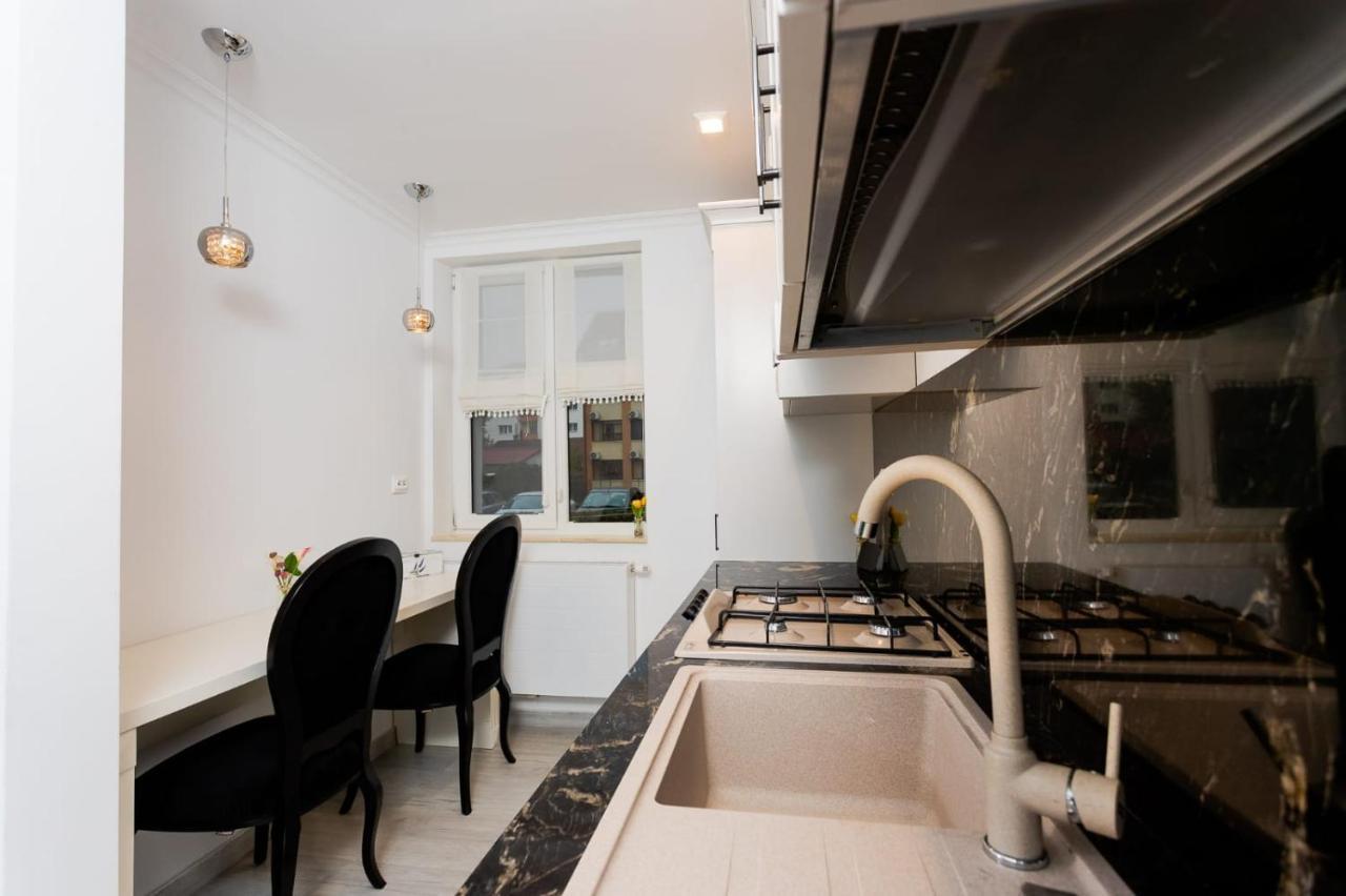 Apartament Carolyne Bistriţa Exteriör bild